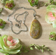 Calico Lace Agate Necklace